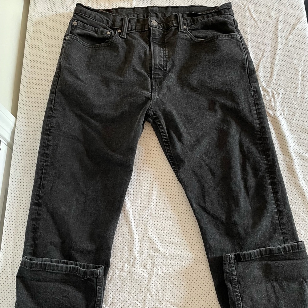 Black/Dark Gray Levi Jeans